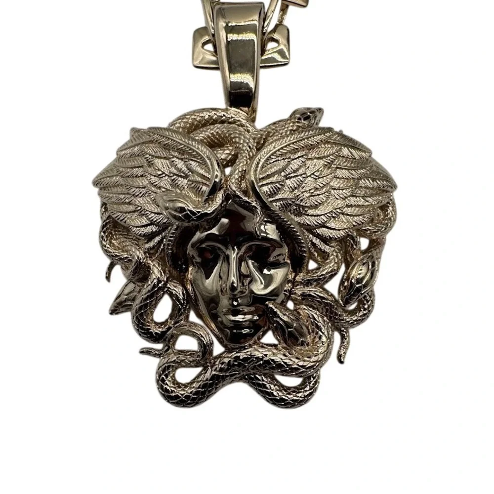 Versace Medusa Head Silver Tone Pendant‎ Necklace Made in Italy Adjustable Chain